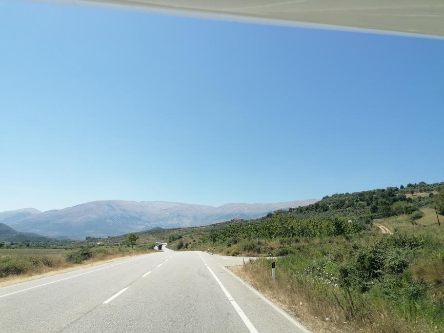 Auf der Straße kommen wir zügig voran