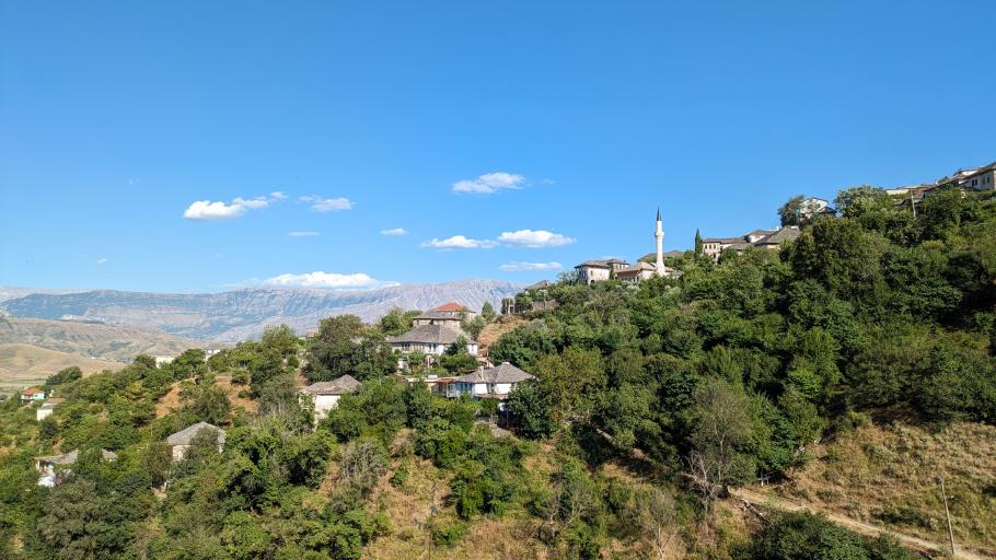Die Altstadt besteht aus mittelalterlichen Gebäuden, wie dieser Moschee