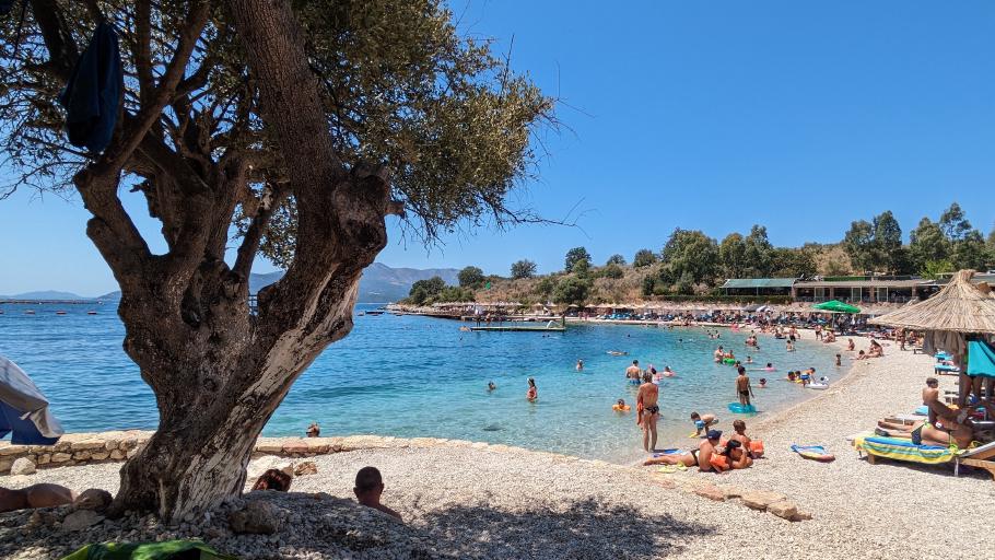 Blaues warmes Meer, Sonne und eine Cocktailbar, was will man mehr?