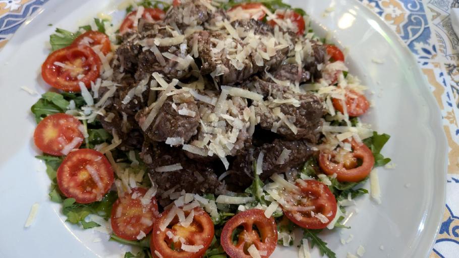 &hellip;und schon umzingelt von Grünzeug auf meinem Teller