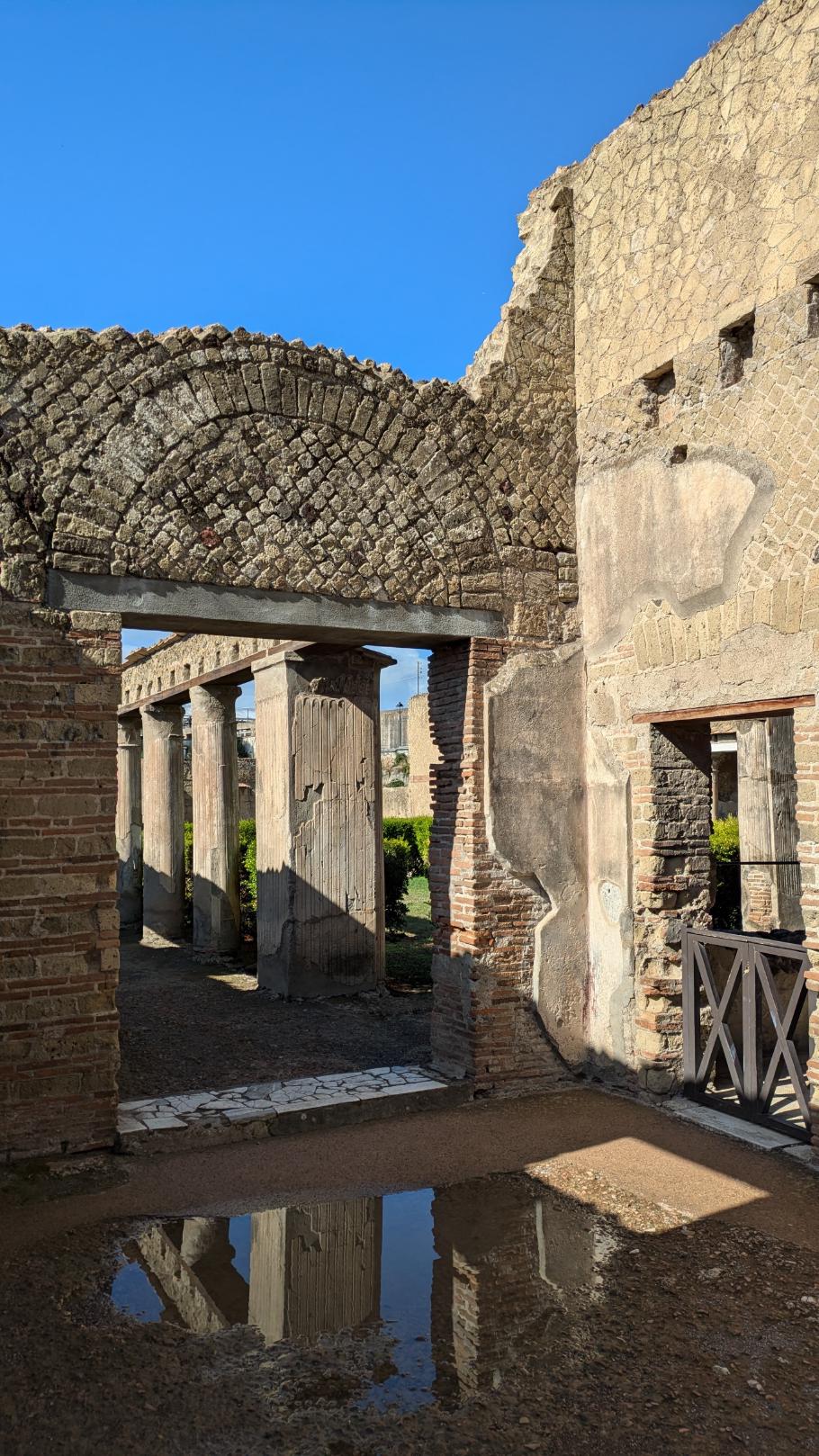 Die sehr gut erhaltenen Ruinen lassen viel der alten Pracht erkennen