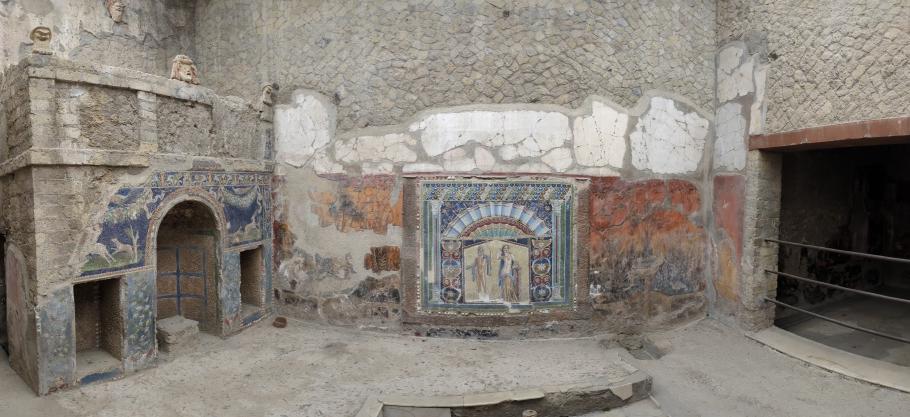 Von einigen Gebäuden ist noch die Inneneinrichtung erhalten