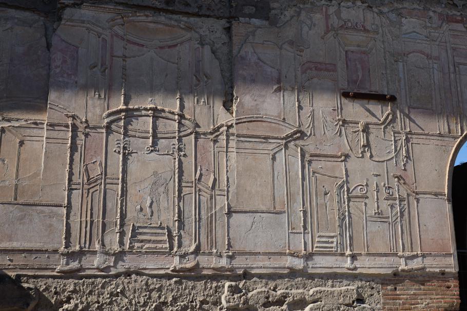 Asche und Bimsstein haben Wandbemalungen und Reliefe über die Jahrhunderte konserviert