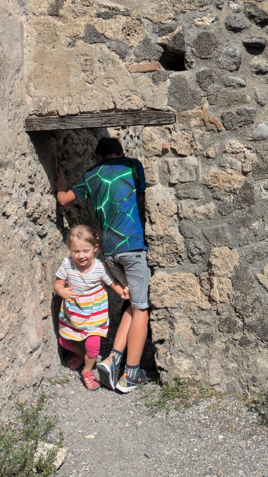 Etliche interessante Eckchen halten die Kinder bei Laune