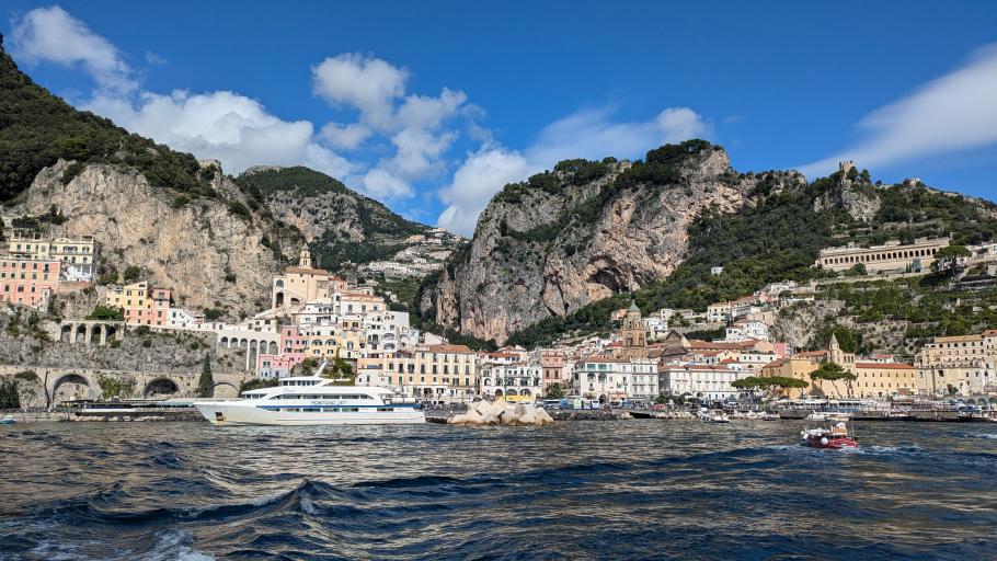 In der Zwischenzeit haben sich die Wolken verzogen und das Wetter beschert uns Postkarten-Motive