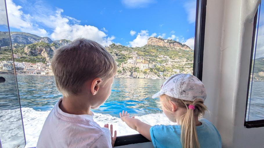 Luisa und Mattis lieben die schnellen Fähren