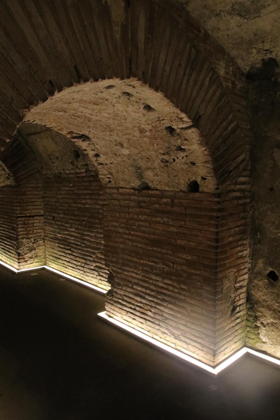 Hier sehen wir die Reste eines alten römischen Amphi-Theaters