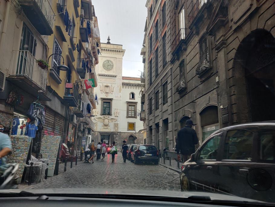 Hier und da ein wenig hupen hilft, wieder aus der Stadt zu kommen