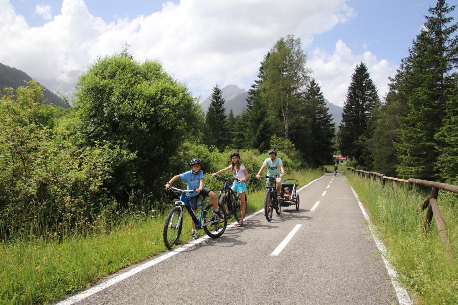 Dank starkem Motor merke ich vom Anhänger fast gar nichts.