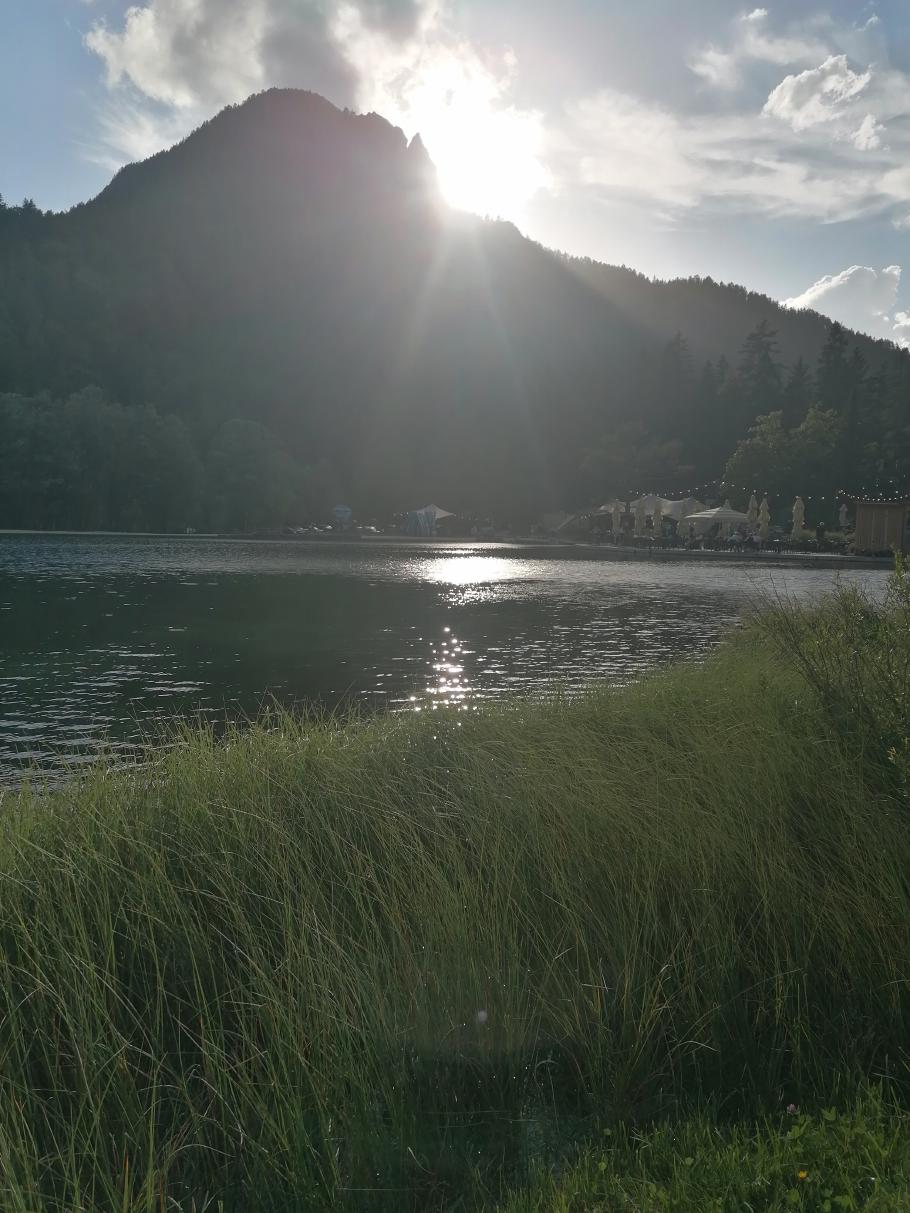 Aufgrund der Berge ist die Sonne schon bald verschwunden