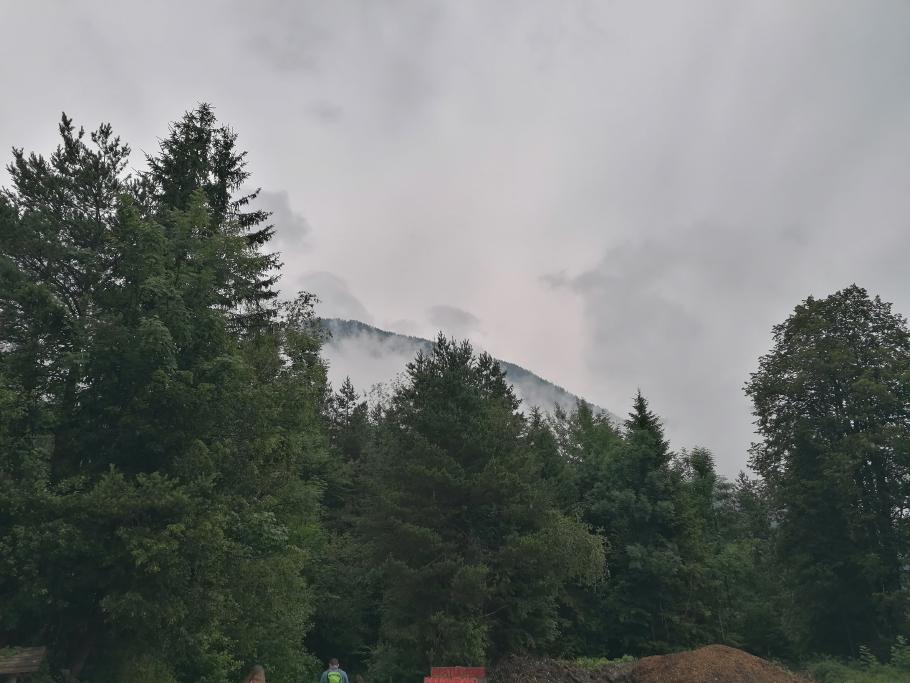 Nachdem es sich abgeregnet hat, steigt das Wasser direkt wieder zu den Wolken auf