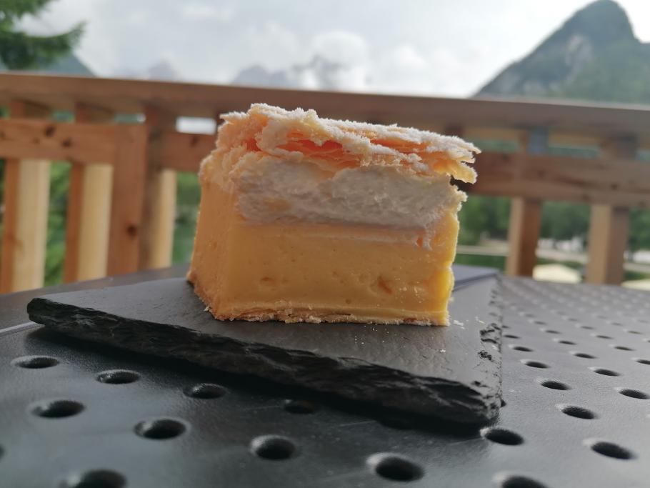 Kuchen gibt&rsquo;s dann im Hotel: Blejska kremšnita, Cremeschnitte - eine Spezialität aus der Region