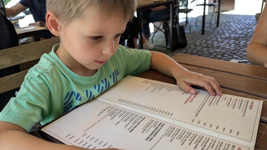 Mattis übt schonmal Slowenisch