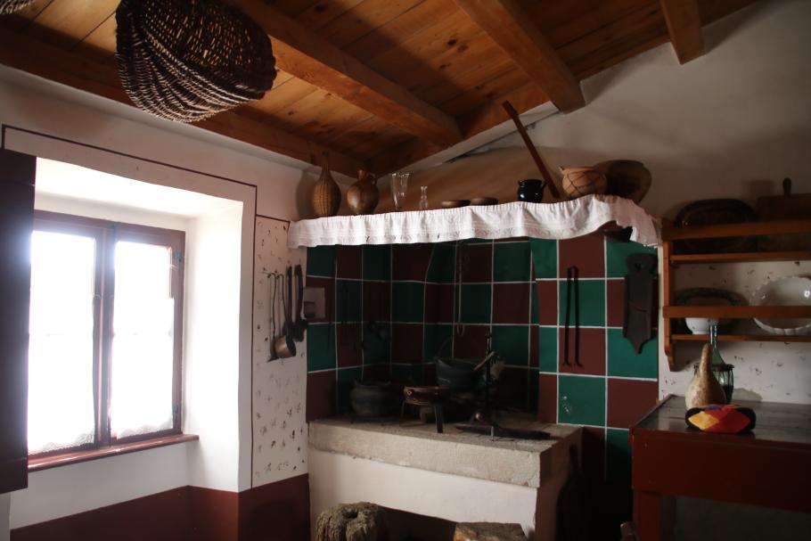 In einem der noch erhaltenen Häuser ist ein Museum eingerichtet