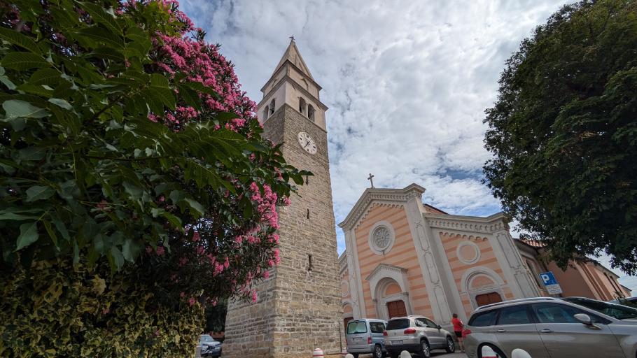Den Glockenturm haben wie kürzlich schon vom Strand aus gesehen