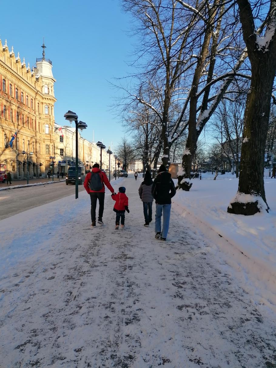 Helsinki ist großzügig angelegt, mit weiten Straßen und vielen Grünflächen