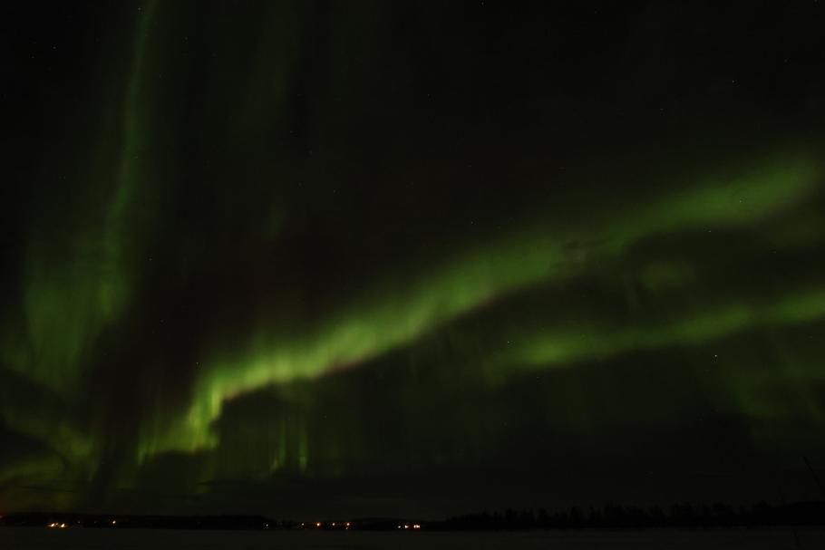 Die Schleier verteilen sich über den gesamten Himmel