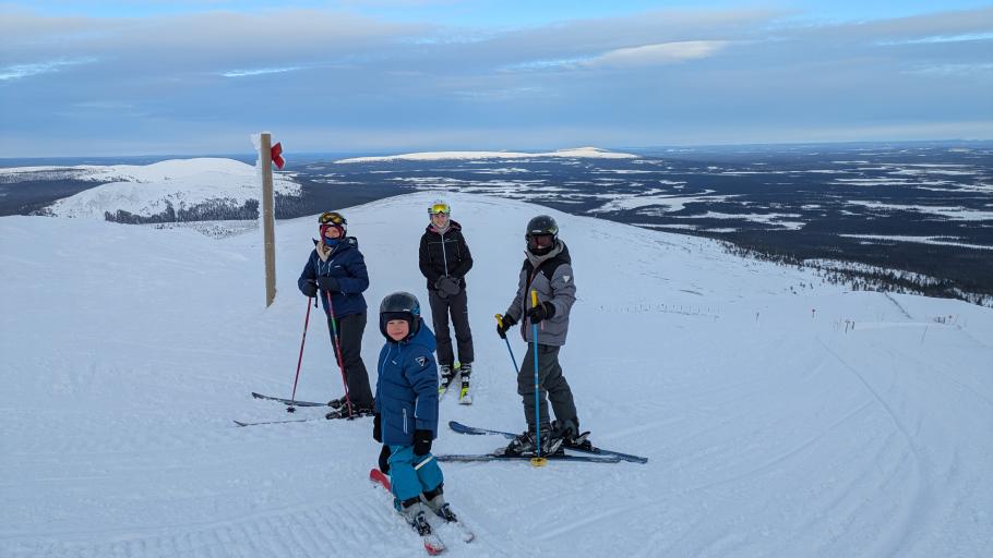 Am Nachmittag ist endlich ein wenig blauer Himmel zu sehen
