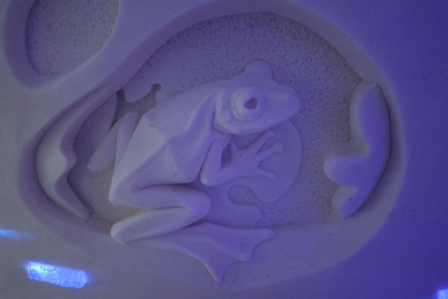 Das Thema ist kunstvoll in Szene gesetzt