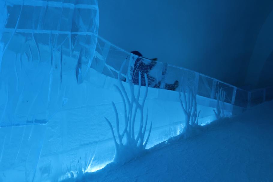 Juhu, es gibt eine Eisrutsche!