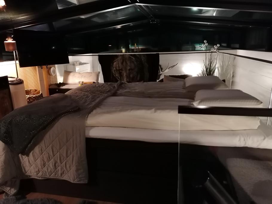 Vom Bett aus könnten wir Nordlichter sehen - wenn es nicht komplett bewölkt wäre