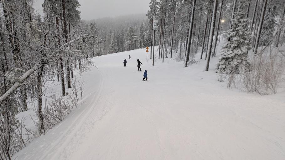 Gegen Abend arbeiten wir uns Piste um Piste zum Auto zurück
