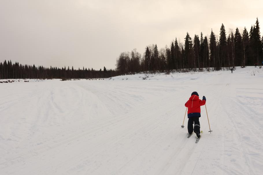 Nach vier Kilometern überqueren wir den Fluss zum ersten Mal