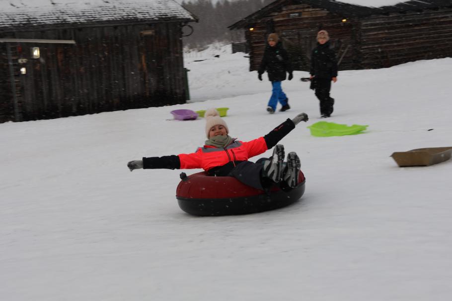 Draußen gibt’s einen tollen Rodelberg