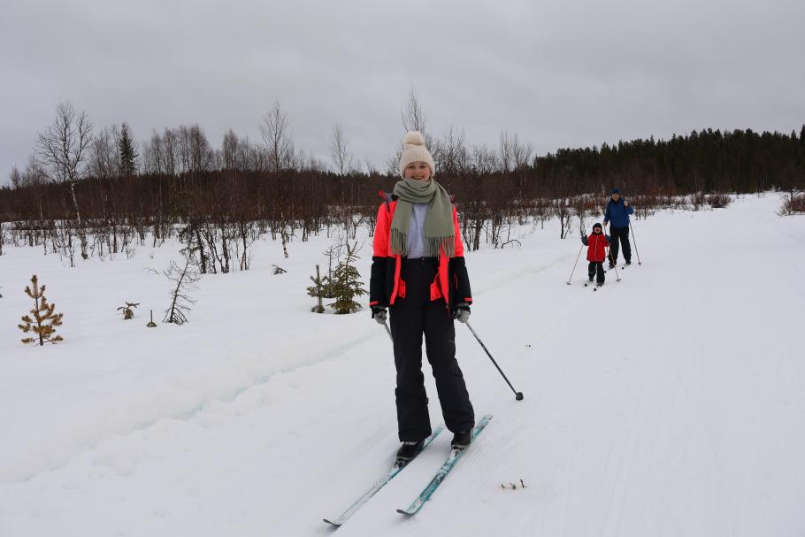 Auch kurz vor dem Auto haben alle noch super Laune