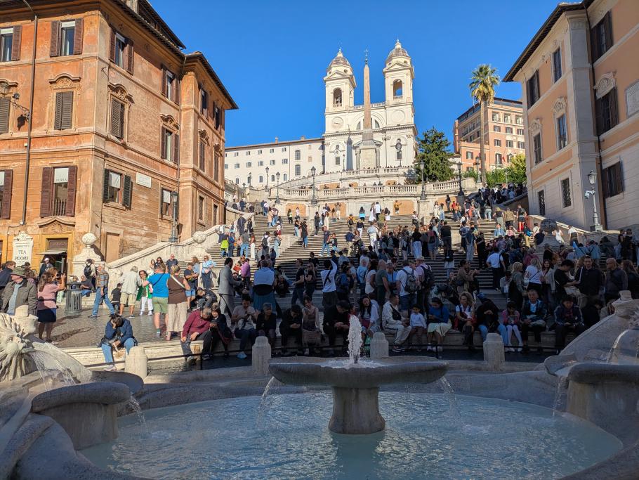 Die Treppe liegt wunderschön in der Sonne