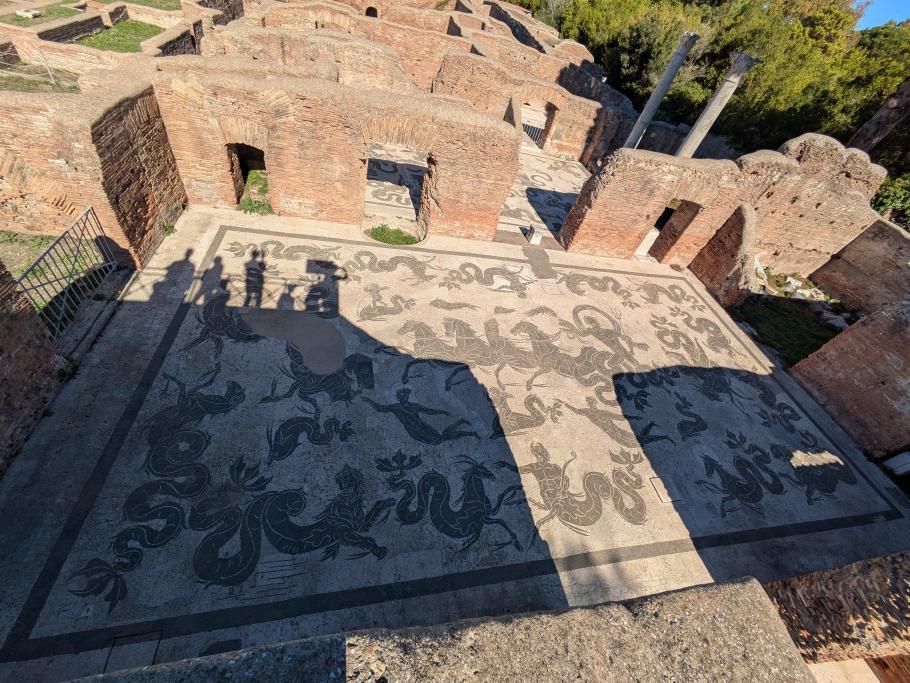 Die Böden der “Therme des Neptun” sind mit aufwändigen Mosaiken verziert