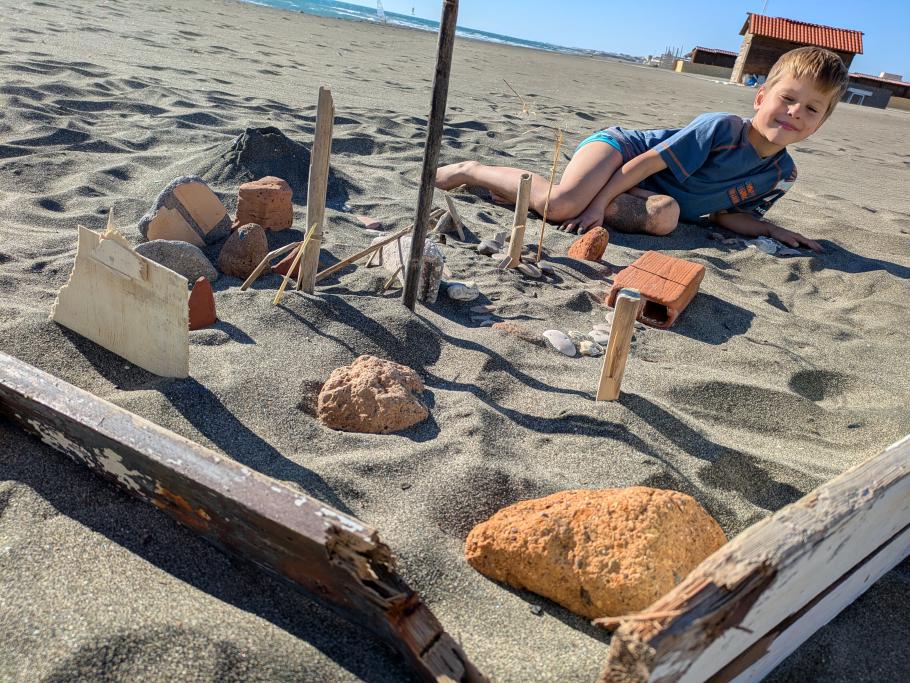 Mattis hat Pompeji mit dem Vesuv nachgebaut