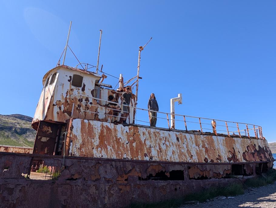 Annabell und Felix haben das Schiff erkundet
