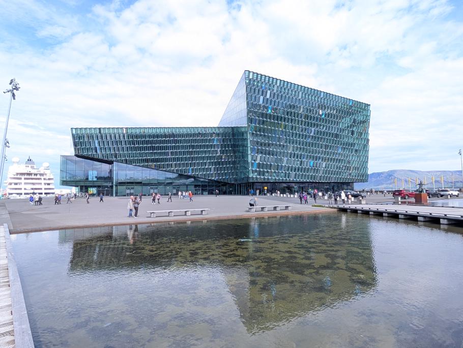 Die Konzerthalle im futuristischen Design