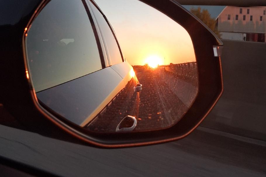 Zum Sonnenuntergang fahren wir wieder nach Hause