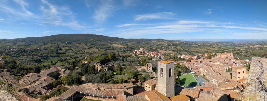 Von hier aus überblicken wir San Gimignano und das Umland
